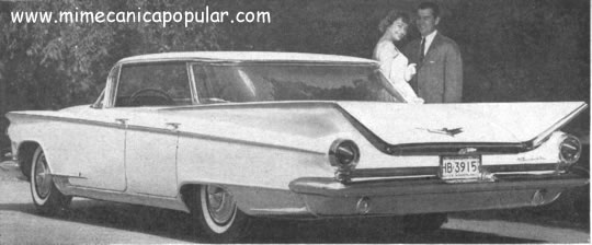 El Electra es el Buick más grande. Todos los modelos tienen techo plano y vidrio trasero panorámico