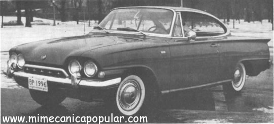 La Ford de Inglaterra fabrica el Consul Capri: nuevo cupé deportivo de estilo italiano. Este modelo de coche está equipado con frenos de discos en las ruedas delanteras