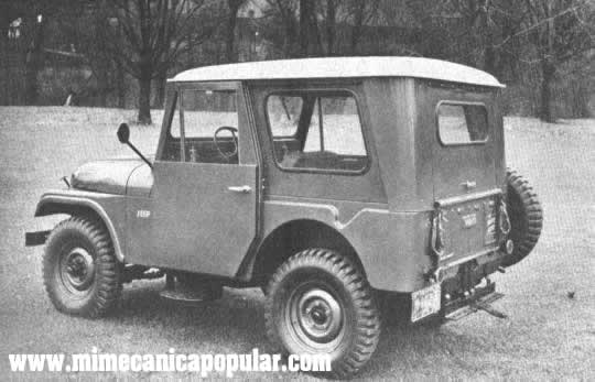 Este modelo CJ5 de la fotografía era el representante de la quinta generación del Jeep Universal. El mismo fue lanzado como modelo 1955 y continuó apareciendo con constantes mejoras hasta 1983