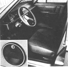 Tanto en el interior como en el exterior del auto puede uno notar toques de estilo de alta calidad (el inserto muestra una manija de puerta)